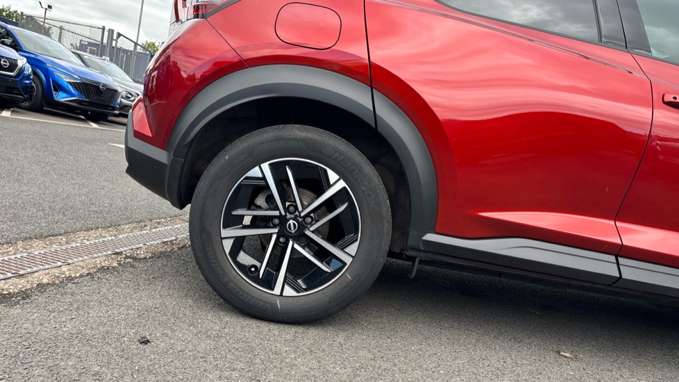 Nissan Juke 1.0 DiG-T N-Connecta 5dr Petrol Hatchback - Image 7
