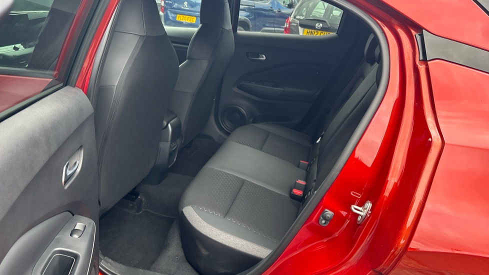 Nissan Juke 1.0 DiG-T N-Connecta 5dr Petrol Hatchback - Image 16