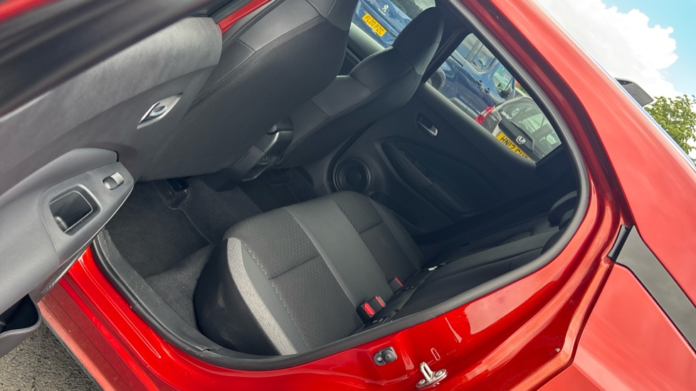Nissan Juke 1.0 DiG-T N-Connecta 5dr Petrol Hatchback - Image 22