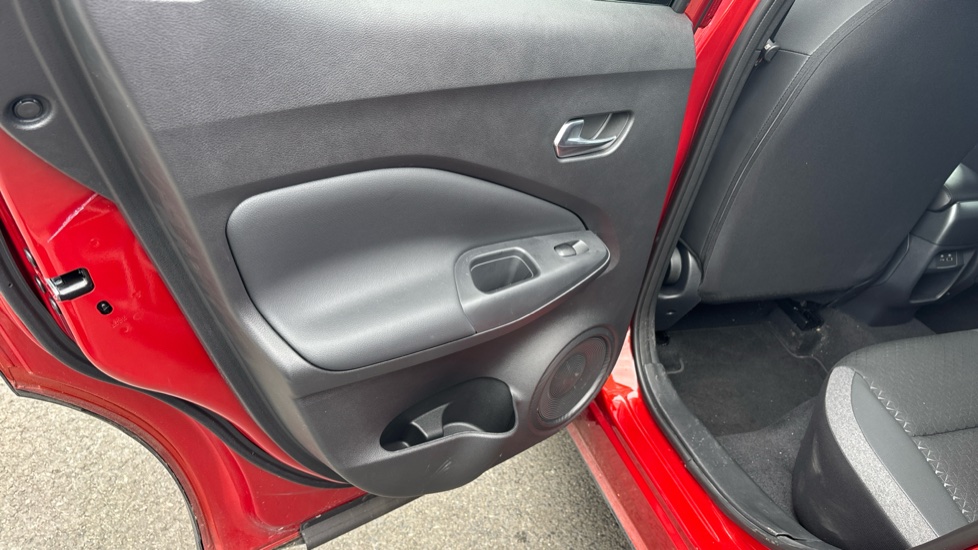 Nissan Juke 1.0 DiG-T N-Connecta 5dr Petrol Hatchback - Image 23