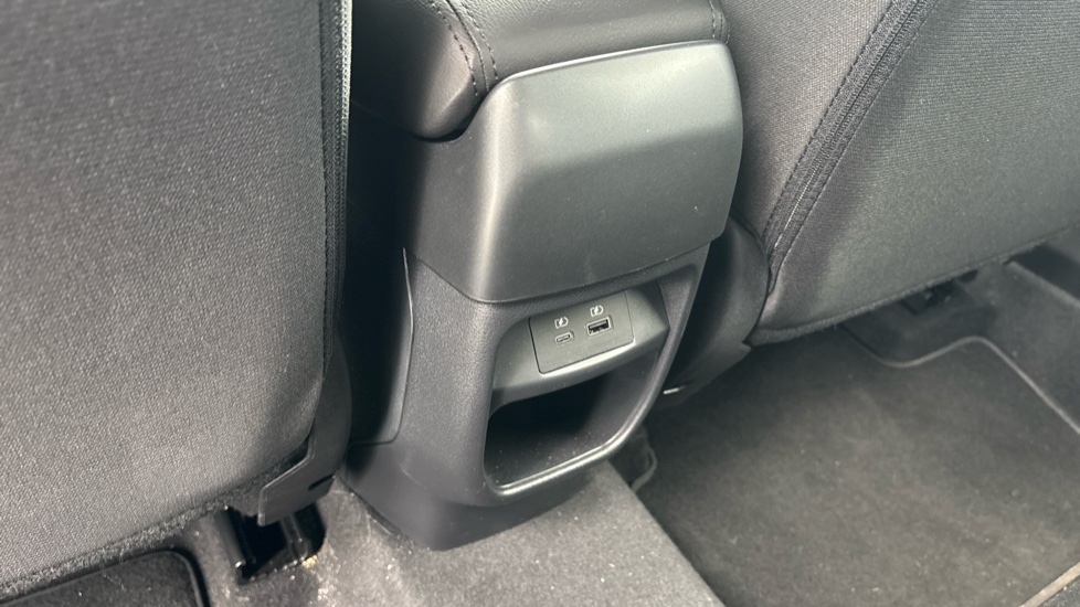 Nissan Juke 1.0 DiG-T N-Connecta 5dr Petrol Hatchback - Image 24