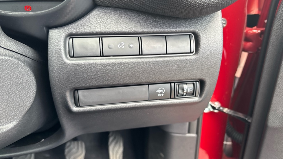 Nissan Juke 1.0 DiG-T N-Connecta 5dr Petrol Hatchback - Image 36