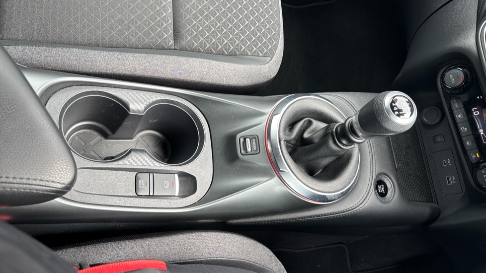 Nissan Juke 1.0 DiG-T N-Connecta 5dr Petrol Hatchback - Image 57