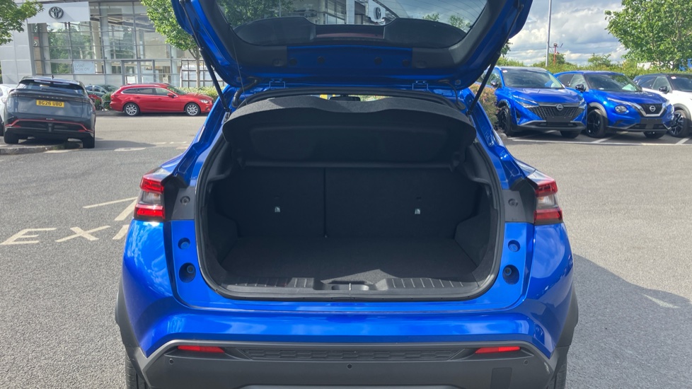 Nissan Juke 1.0 DiG-T N-Connecta 5dr Petrol Hatchback - Image 4
