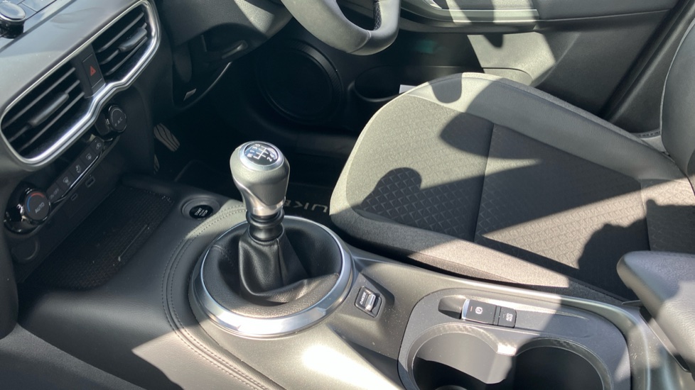 Nissan Juke 1.0 DiG-T N-Connecta 5dr Petrol Hatchback - Image 13
