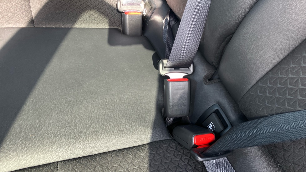 Nissan Juke 1.0 DiG-T N-Connecta 5dr Petrol Hatchback - Image 17