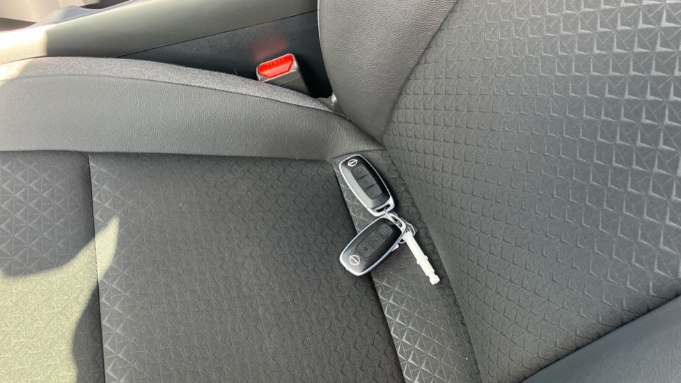 Nissan Juke 1.0 DiG-T N-Connecta 5dr Petrol Hatchback - Image 20