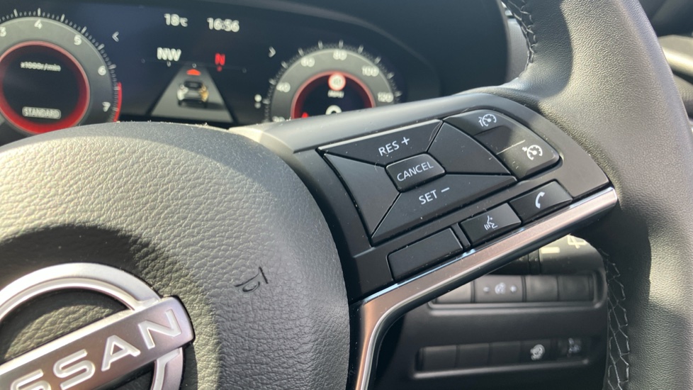 Nissan Juke 1.0 DiG-T N-Connecta 5dr Petrol Hatchback - Image 22