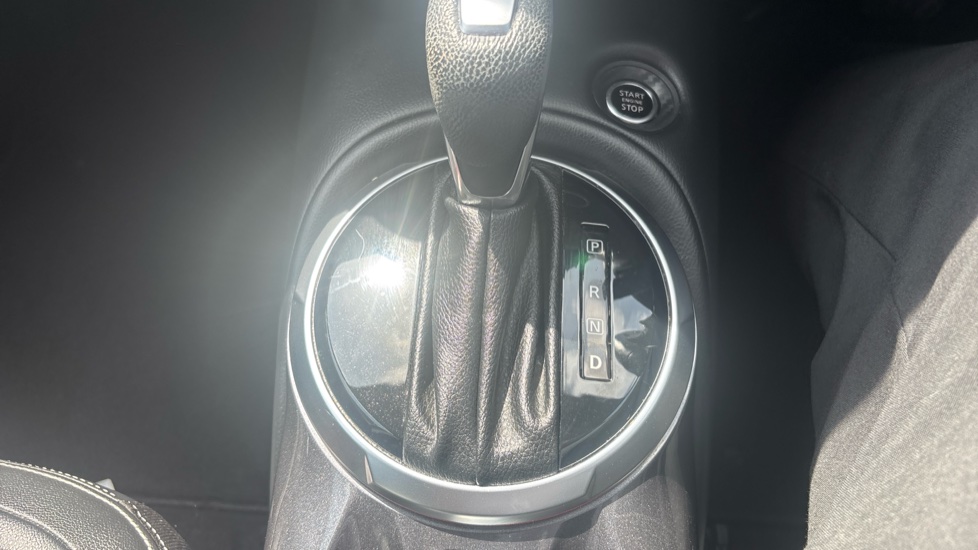 Nissan Juke 1.0 DiG-T 114 Tekna 5dr DCT Petrol Hatchback - Image 30