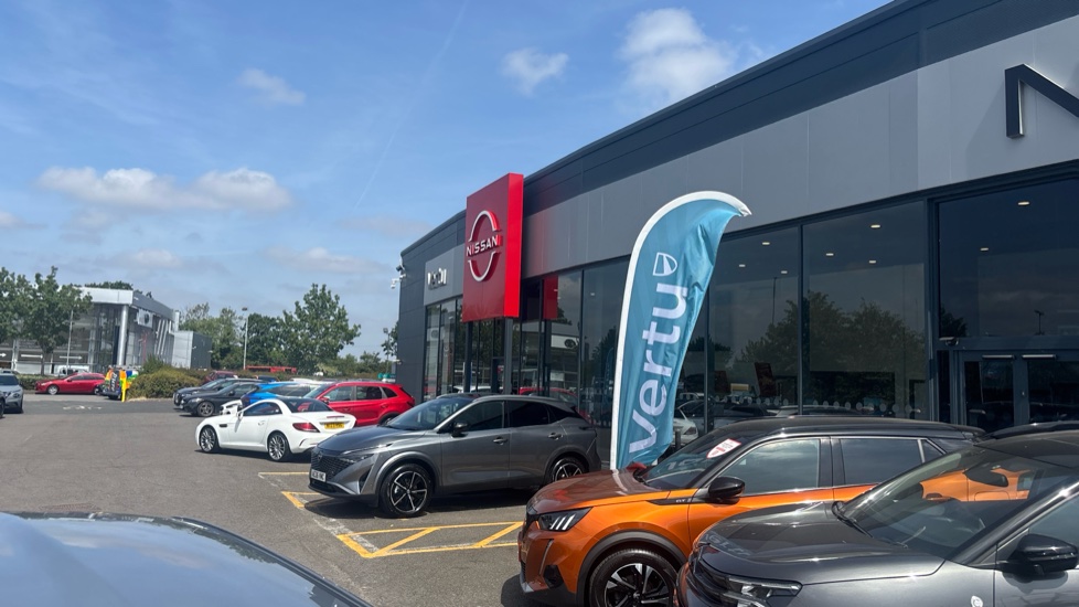 Nissan Juke 1.0 DiG-T 114 Tekna 5dr DCT Petrol Hatchback - Image 43