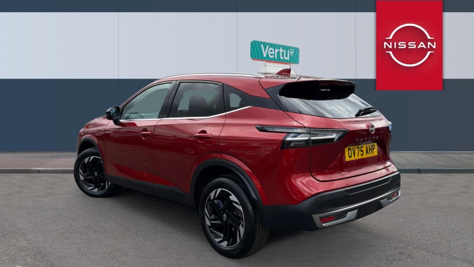 Nissan Qashqai 1.3 DiG-T MH N-Connecta [Glass Roof] 5dr Petrol Hatchback - Image 2