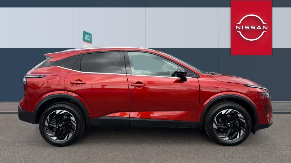 Nissan Qashqai 1.3 DiG-T MH N-Connecta [Glass Roof] 5dr Petrol Hatchback - Image 5