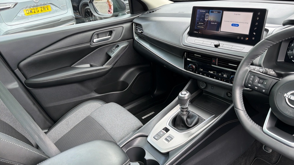 Nissan Qashqai 1.3 DiG-T MH N-Connecta [Glass Roof] 5dr Petrol Hatchback - Image 14
