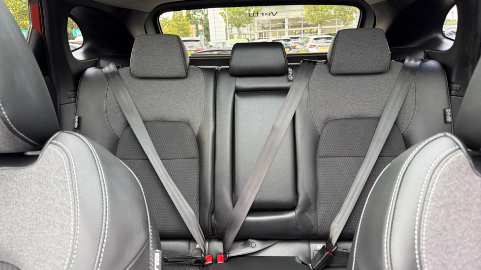 Nissan Qashqai 1.3 DiG-T MH N-Connecta [Glass Roof] 5dr Petrol Hatchback - Image 15
