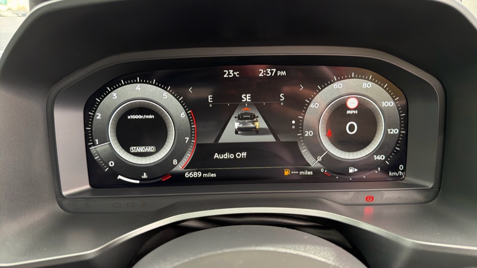 Nissan Qashqai 1.3 DiG-T MH N-Connecta [Glass Roof] 5dr Petrol Hatchback - Image 18