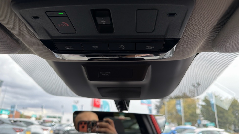 Nissan Qashqai 1.3 DiG-T MH N-Connecta [Glass Roof] 5dr Petrol Hatchback - Image 21