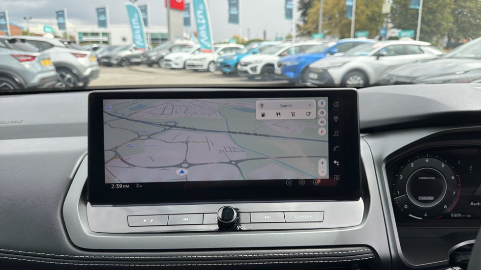 Nissan Qashqai 1.3 DiG-T MH N-Connecta [Glass Roof] 5dr Petrol Hatchback - Image 22