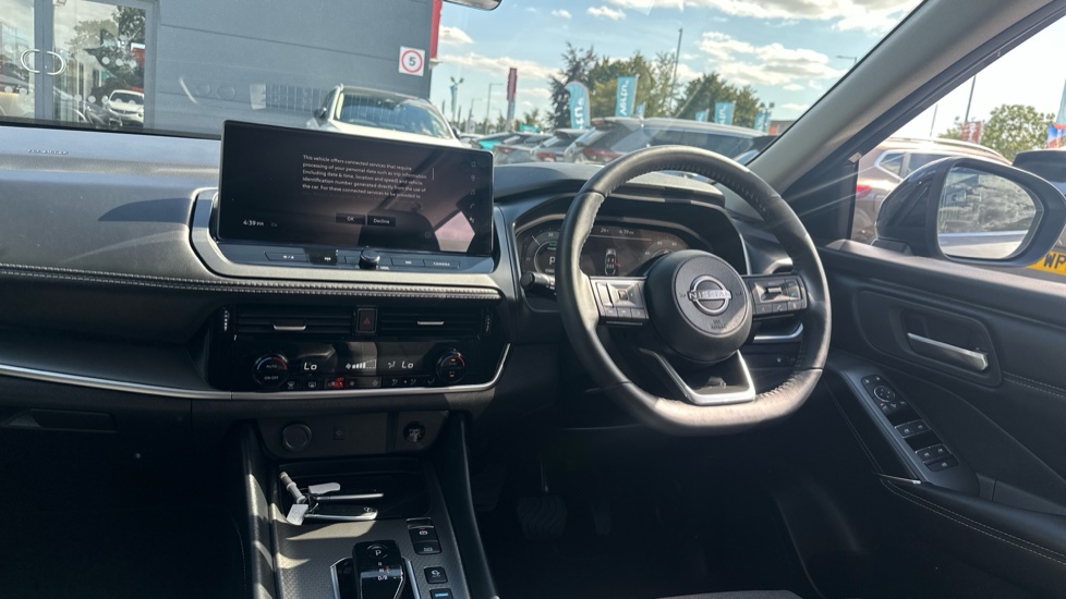 Nissan Qashqai 1.5 E-Power 205 N-Connecta [Glass Roof] 5dr Auto Hybrid Hatchback - Image 9