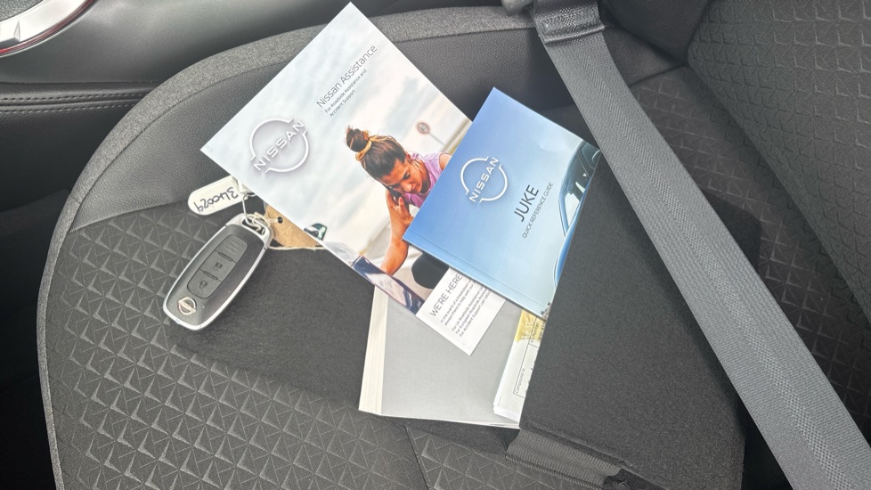 Nissan Juke 1.0 DiG-T N-Connecta 5dr Petrol Hatchback - Image 19