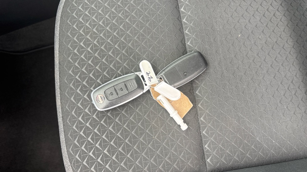 Nissan Juke 1.0 DiG-T N-Connecta 5dr Petrol Hatchback - Image 20