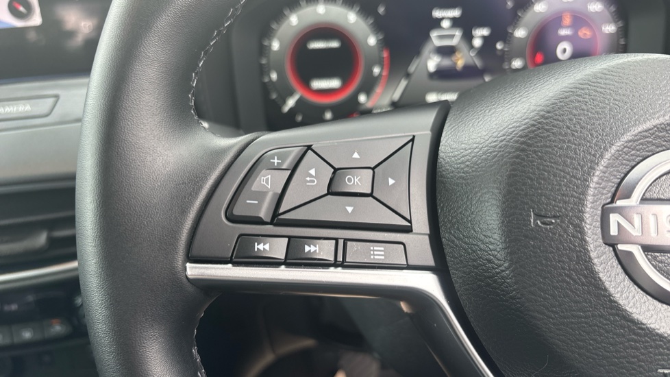 Nissan Juke 1.0 DiG-T N-Connecta 5dr Petrol Hatchback - Image 24