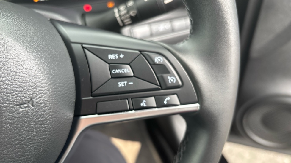 Nissan Juke 1.0 DiG-T N-Connecta 5dr Petrol Hatchback - Image 26