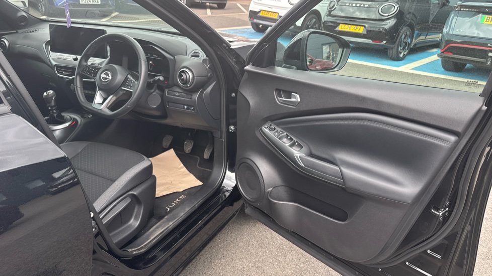 Nissan Juke 1.0 DiG-T N-Connecta 5dr Petrol Hatchback - Image 38