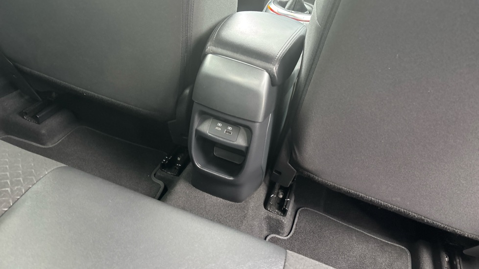 Nissan Juke 1.0 DiG-T N-Connecta 5dr Petrol Hatchback - Image 44