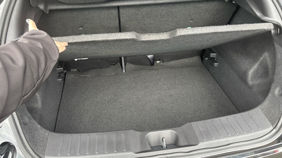 Nissan Juke 1.0 DiG-T N-Connecta 5dr Petrol Hatchback - Image 47