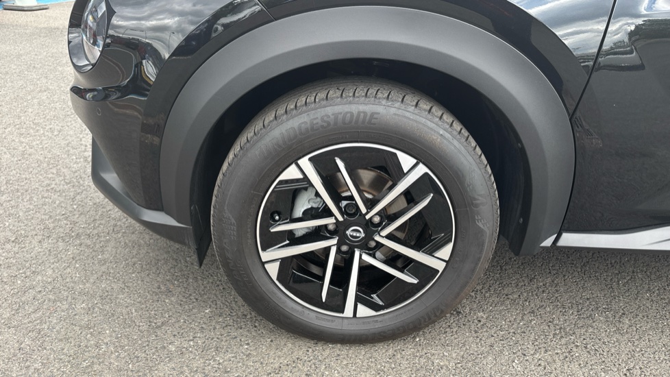 Nissan Juke 1.0 DiG-T N-Connecta 5dr Petrol Hatchback - Image 51