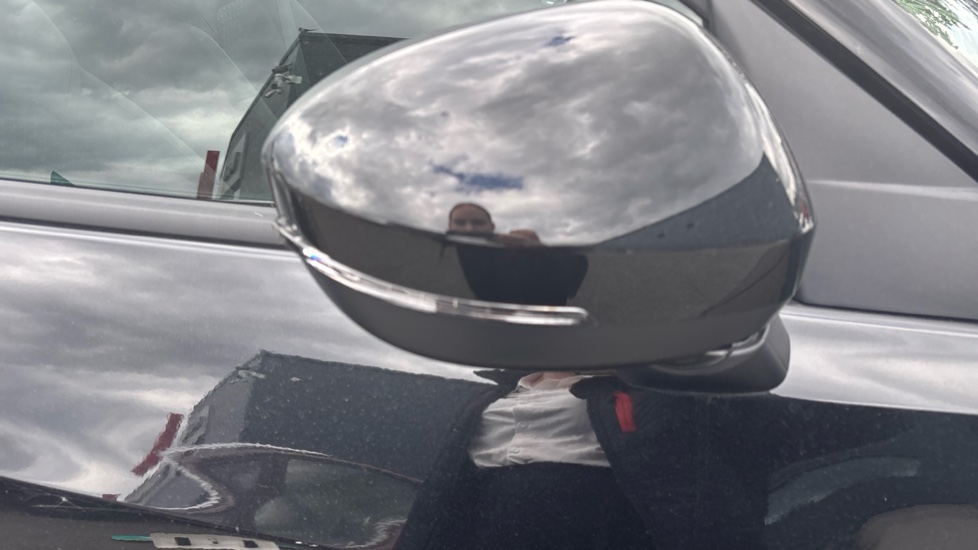 Nissan Juke 1.0 DiG-T N-Connecta 5dr Petrol Hatchback - Image 53
