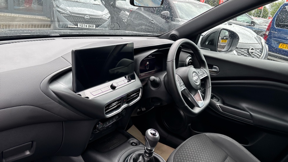 Nissan Juke 1.0 DiG-T N-Connecta 5dr Petrol Hatchback - Image 9