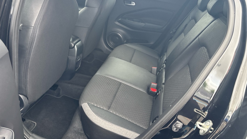 Nissan Juke 1.0 DiG-T N-Connecta 5dr Petrol Hatchback - Image 16