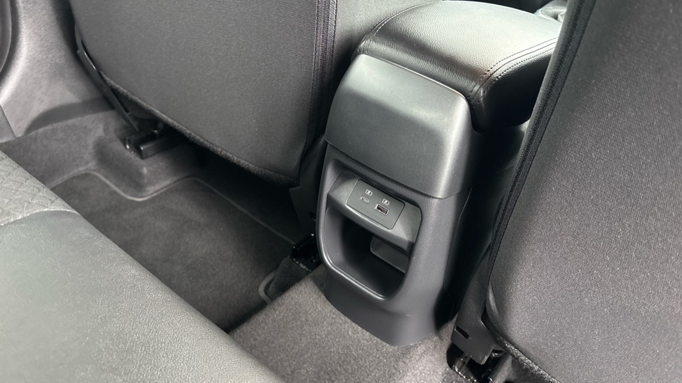 Nissan Juke 1.0 DiG-T N-Connecta 5dr Petrol Hatchback - Image 23