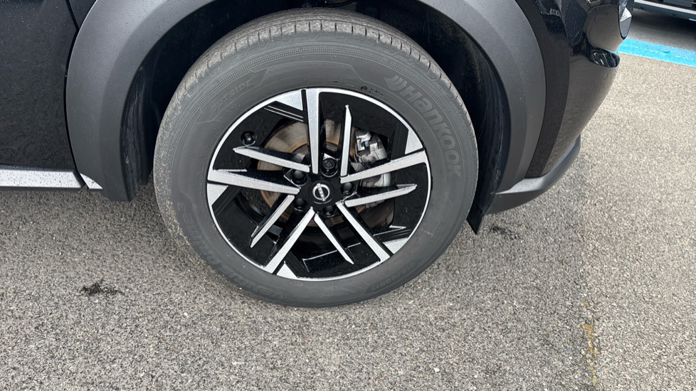 Nissan Juke 1.0 DiG-T N-Connecta 5dr Petrol Hatchback - Image 28
