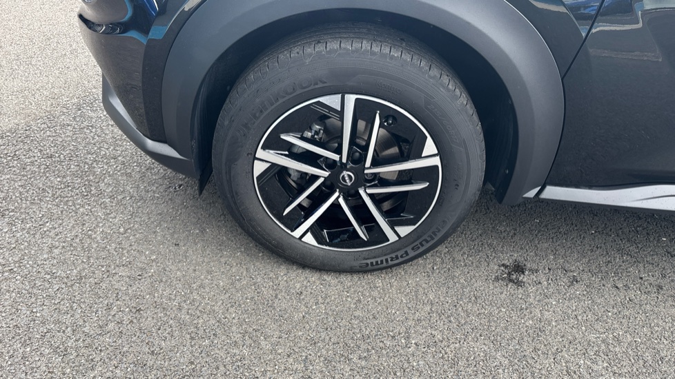 Nissan Juke 1.0 DiG-T N-Connecta 5dr Petrol Hatchback - Image 29
