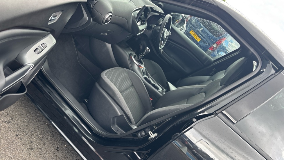 Nissan Juke 1.0 DiG-T N-Connecta 5dr Petrol Hatchback - Image 33