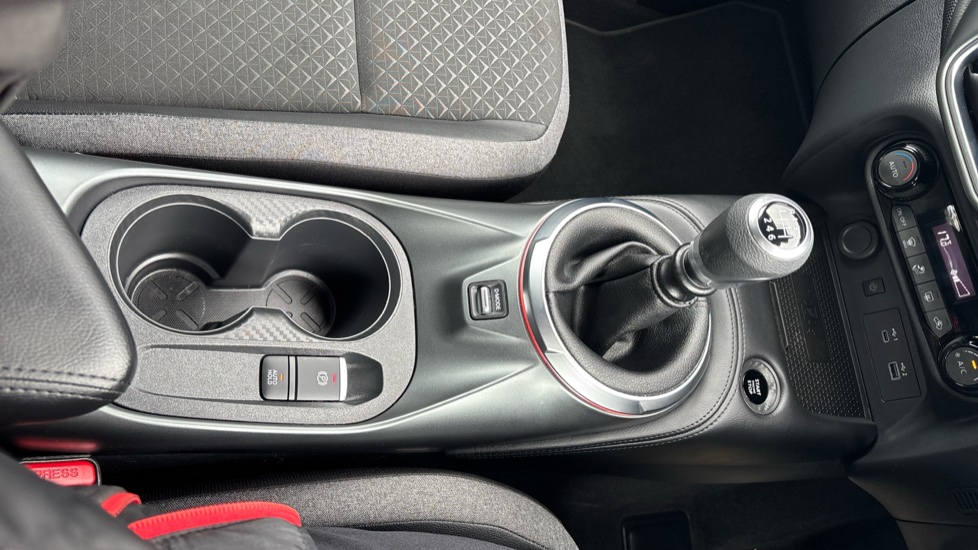 Nissan Juke 1.0 DiG-T N-Connecta 5dr Petrol Hatchback - Image 46