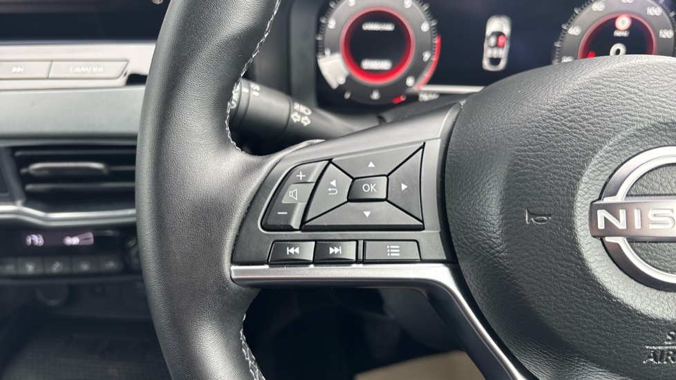 Nissan Juke 1.0 DiG-T N-Connecta 5dr Petrol Hatchback - Image 49