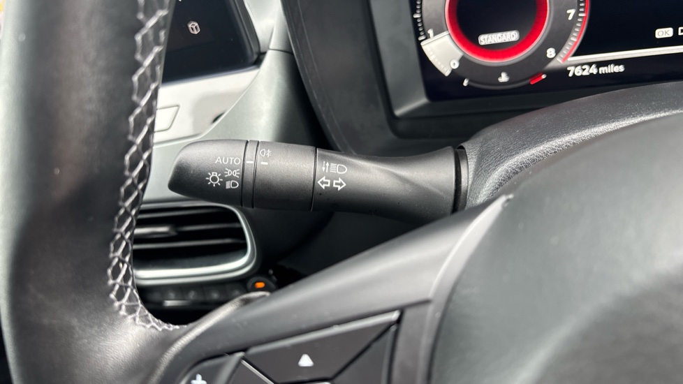 Nissan Juke 1.0 DiG-T N-Connecta 5dr Petrol Hatchback - Image 50