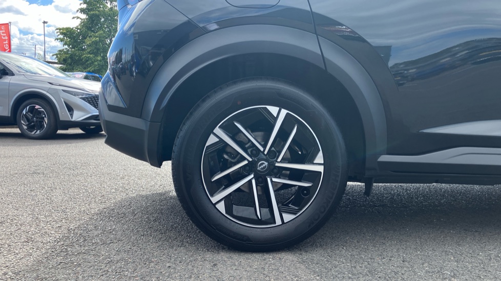 Nissan Juke 1.0 DiG-T N-Connecta 5dr Petrol Hatchback - Image 7