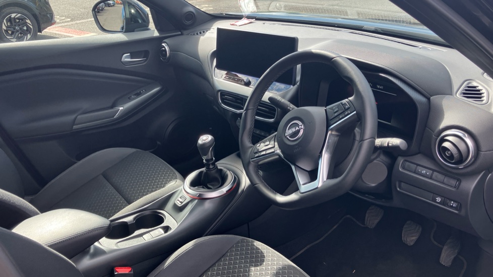 Nissan Juke 1.0 DiG-T N-Connecta 5dr Petrol Hatchback - Image 11