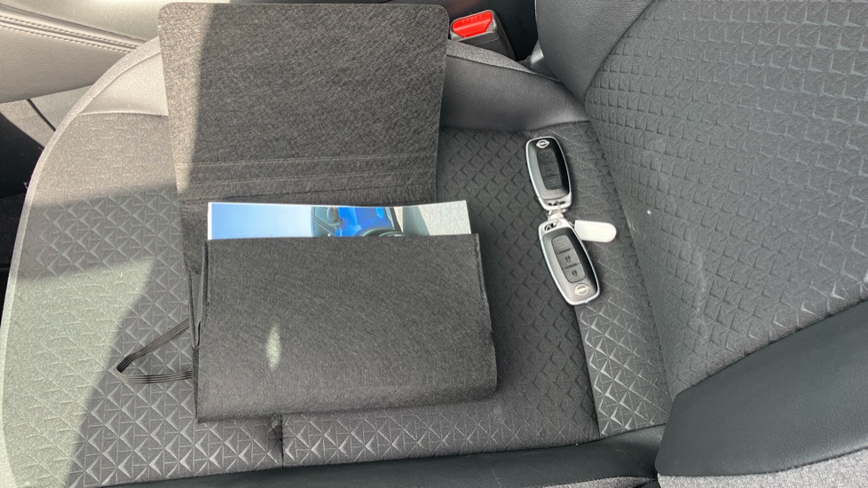 Nissan Juke 1.0 DiG-T N-Connecta 5dr Petrol Hatchback - Image 19
