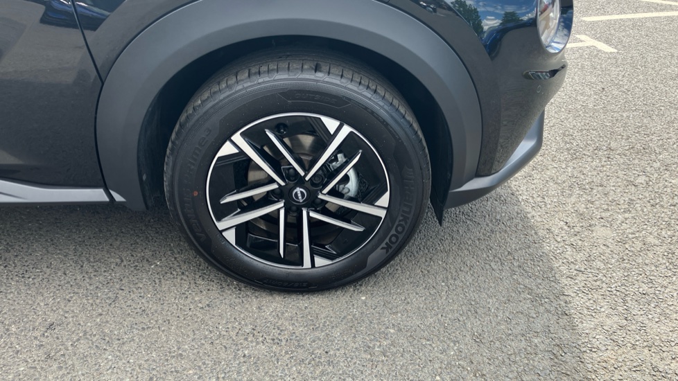 Nissan Juke 1.0 DiG-T N-Connecta 5dr Petrol Hatchback - Image 21