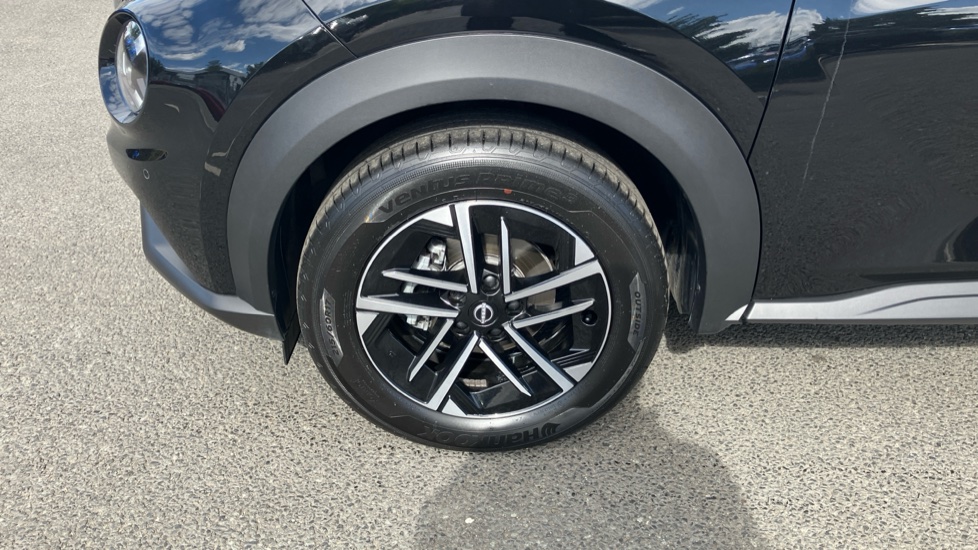 Nissan Juke 1.0 DiG-T N-Connecta 5dr Petrol Hatchback - Image 22
