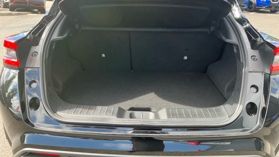 Nissan Juke 1.0 DiG-T N-Connecta 5dr Petrol Hatchback - Image 24