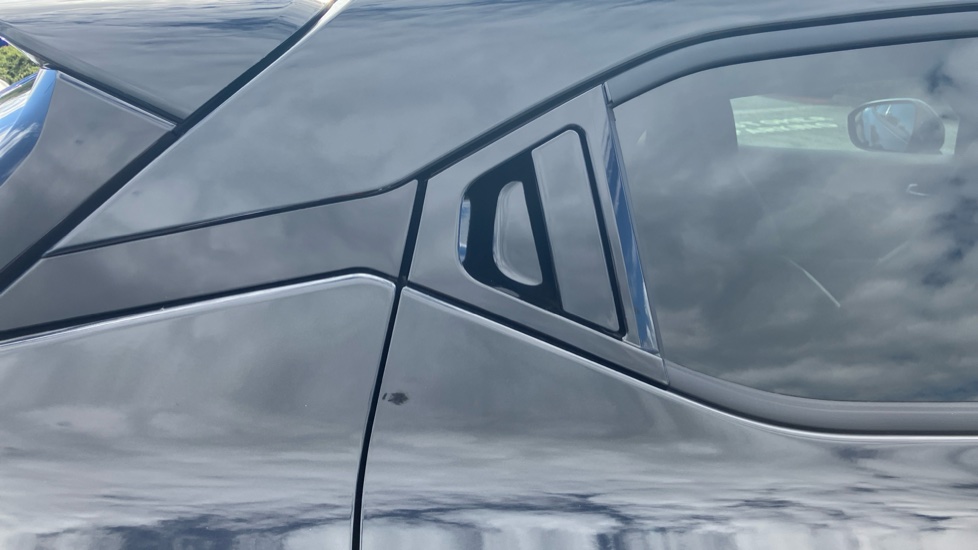 Nissan Juke 1.0 DiG-T N-Connecta 5dr Petrol Hatchback - Image 27