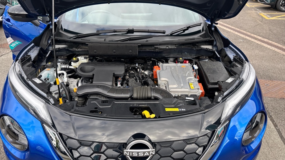 Nissan Juke 1.6 Hybrid N-Connecta 5dr Auto Hybrid Hatchback - Image 8