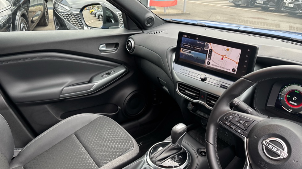 Nissan Juke 1.6 Hybrid N-Connecta 5dr Auto Hybrid Hatchback - Image 14