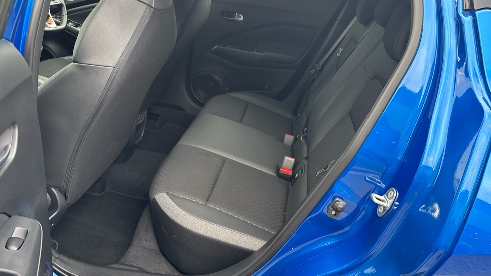 Nissan Juke 1.6 Hybrid N-Connecta 5dr Auto Hybrid Hatchback - Image 16